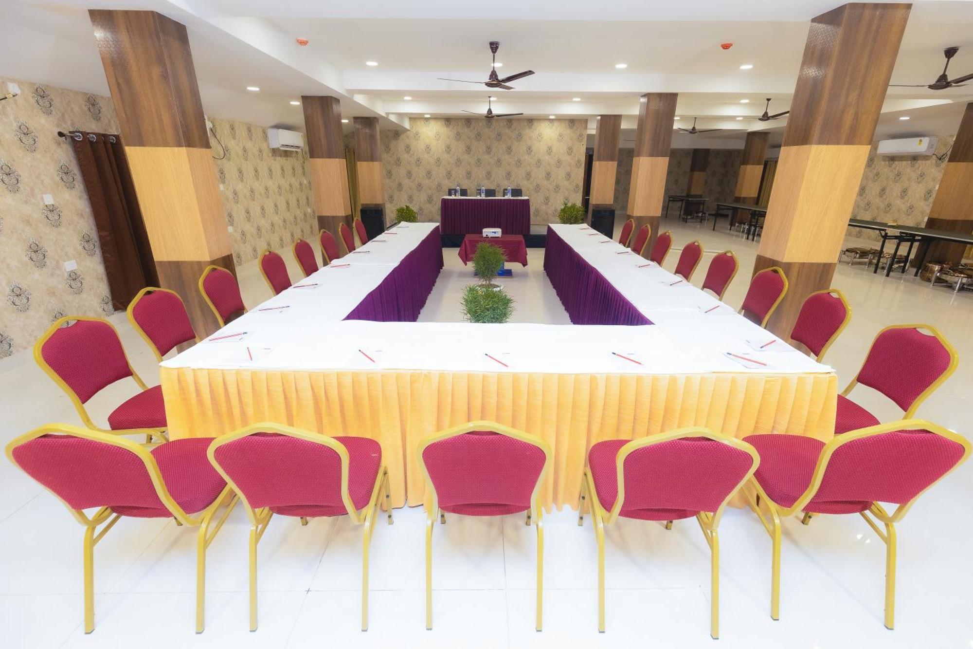 Rosewood Luxury Hotel Bhubaneswar Exteriör bild