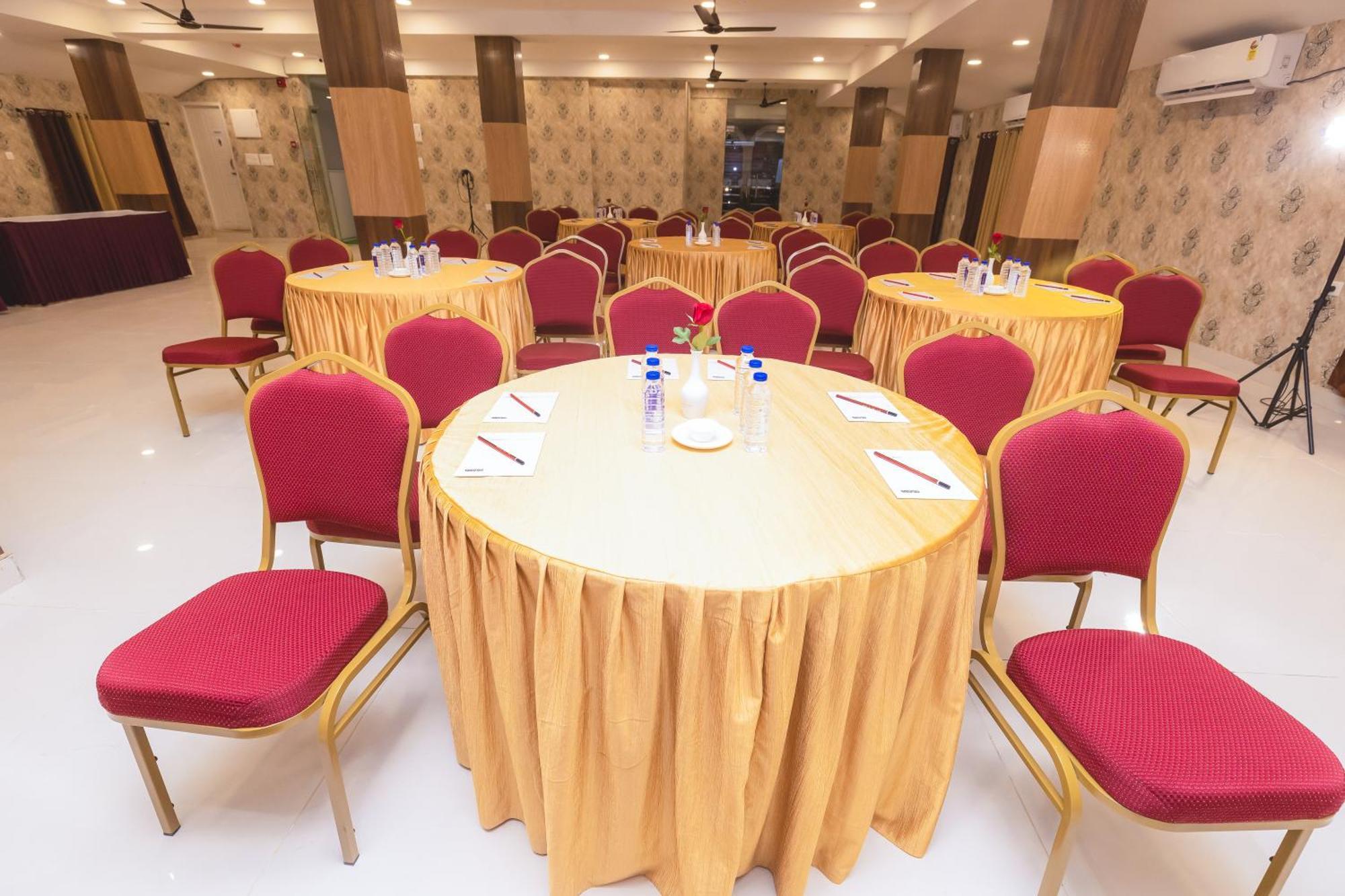 Rosewood Luxury Hotel Bhubaneswar Exteriör bild
